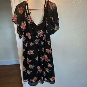 Gorgeous floral Torrid cold shoulder dress